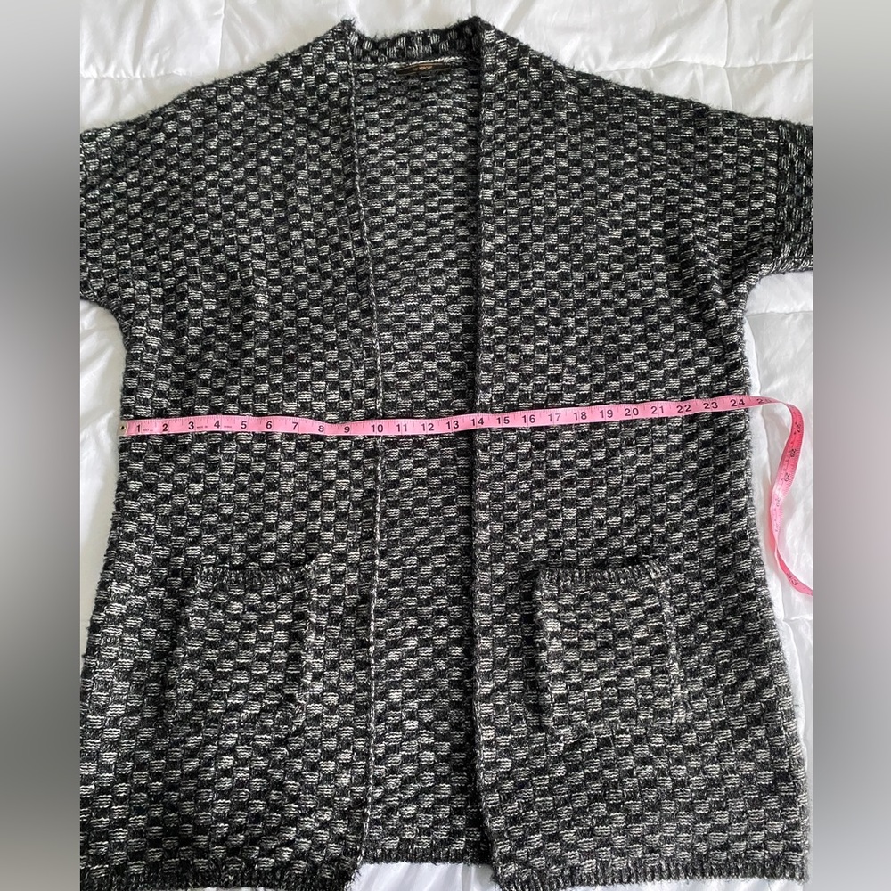 Maxsport black and grey checkered sweater/cardigan. Medium. Two front pockets. - Picture 12 of 15